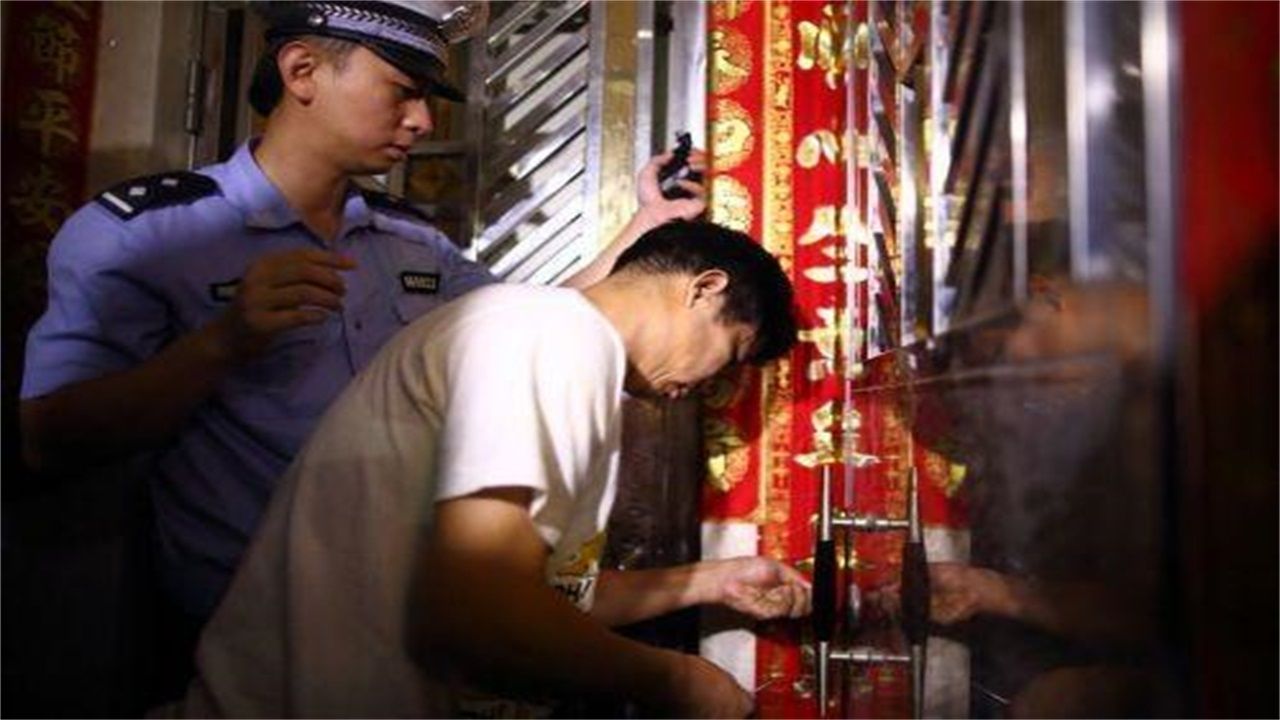 湖州请开锁师傅开了锁后，师傅